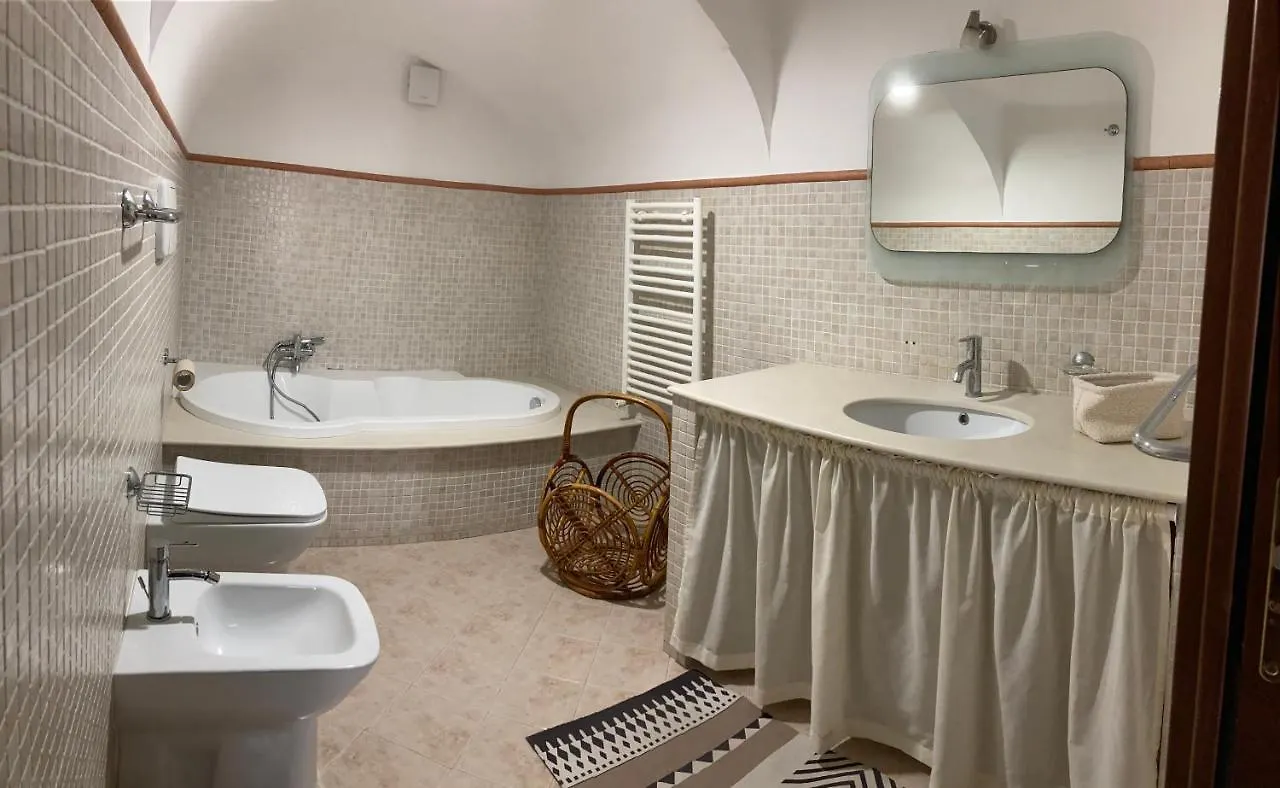 Villa Dimora Castello Bari 0*,
